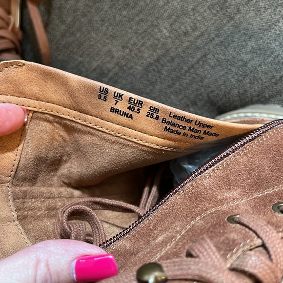 NEW ZODIAC Women's Bruna Bootie ~ Combat Boot ~ Leather Upper Size 9.5 Cognac - Picture 12 of 12